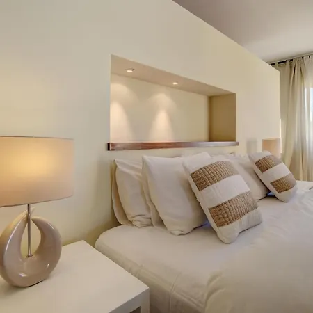 Villa 44b Calle De La Grulla *