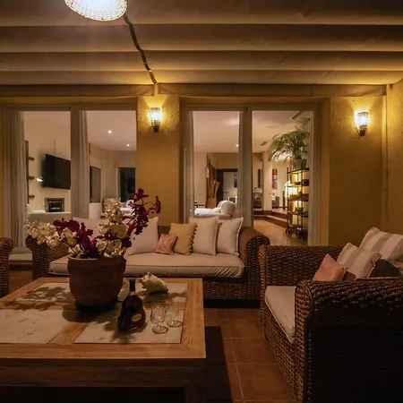 44b Calle De La Grulla