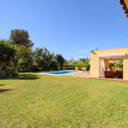 44b Calle De La Grulla * Estepona