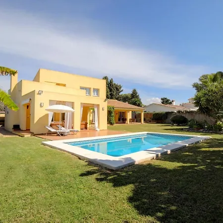 44b Calle De La Grulla Villa Estepona
