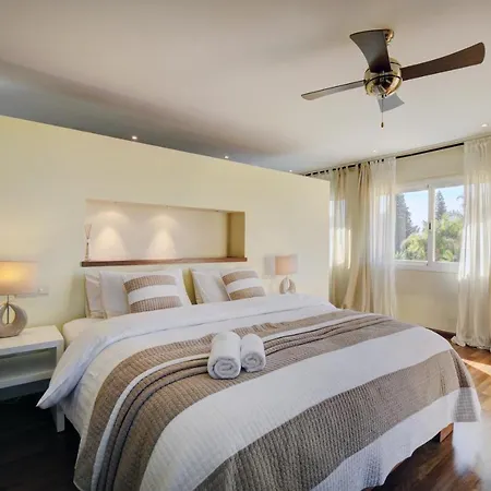Villa 44b Calle De La Grulla Estepona