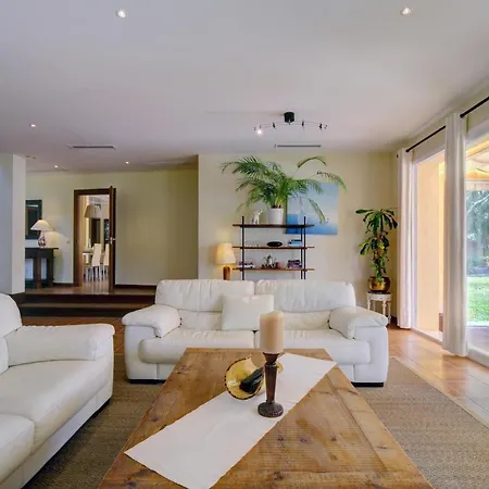 Villa 44b Calle De La Grulla Estepona