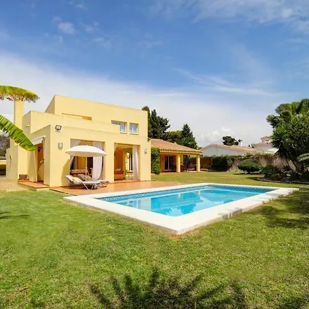 44b Calle De La Grulla Villa Estepona