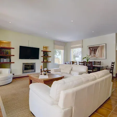Villa 44b Calle De La Grulla