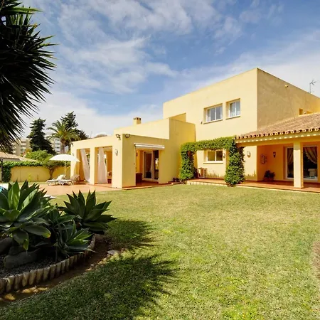 44b Calle De La Grulla Estepona