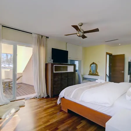 Villa 44b Calle De La Grulla Estepona