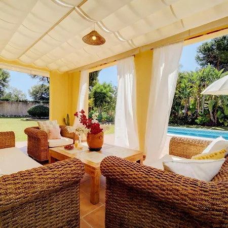 44b Calle De La Grulla Villa Estepona