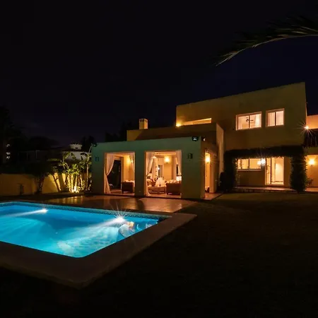 Villa 44b Calle De La Grulla *